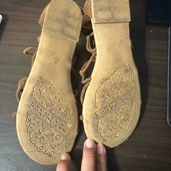 Sandals size 8 - Picture 2 of 4